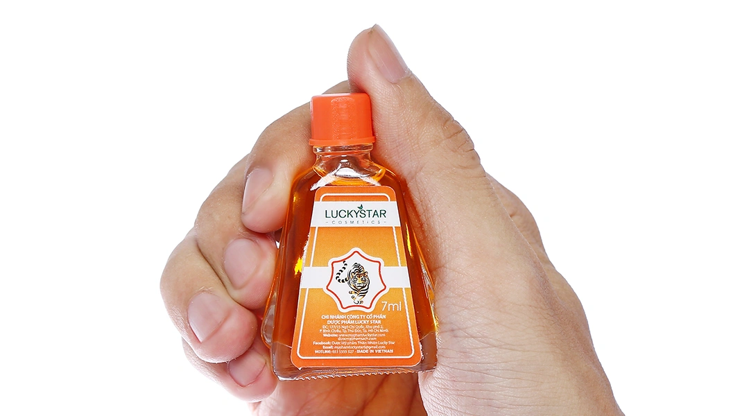 Dầu gió đỏ LuckyStar dùng giữ ấm cơ thể và xoa bóp chai 7ml - 6