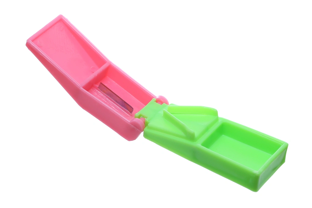 Dụng cụ cắt thuốc MTS - 1
