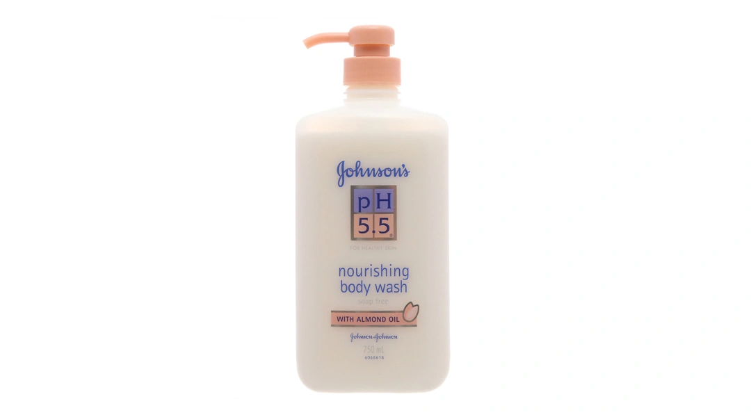Sữa tắm Johnson's pH 5.5 dưỡng thể với dầu hạnh nhân giúp da mềm mại chai 750ml - 