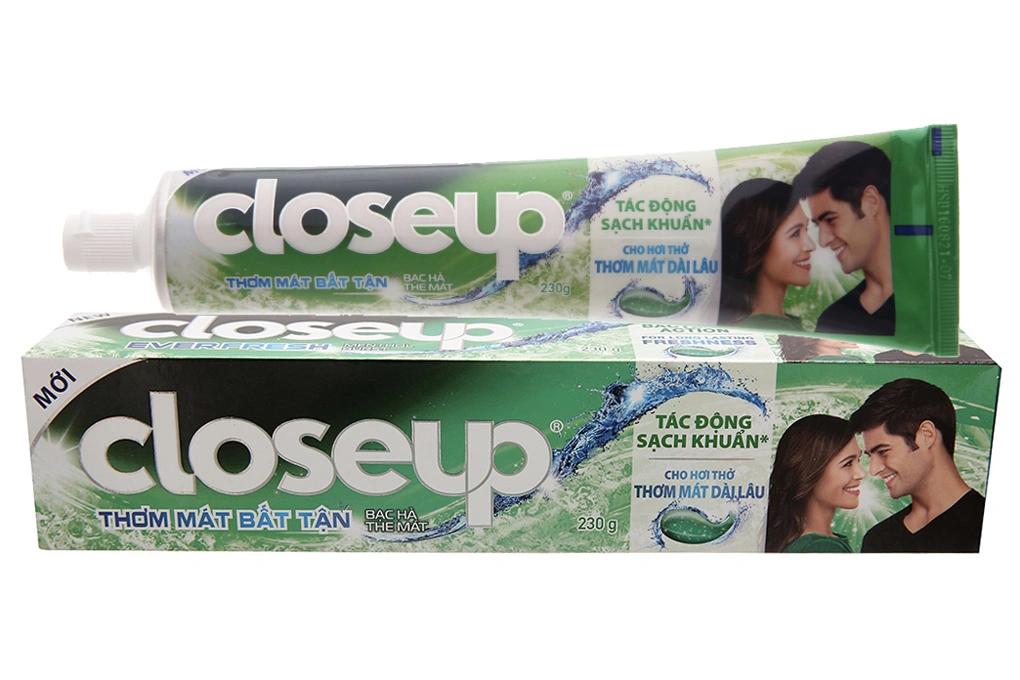 Kem đánh răng Closeup bạc hà tuýp 230g - 