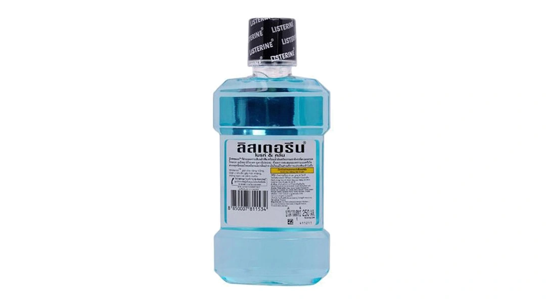 Nước súc miệng Listerine Bright & Clean diệt vi khuẩn, giữ cho răng trắng sáng chai 250ml - 1