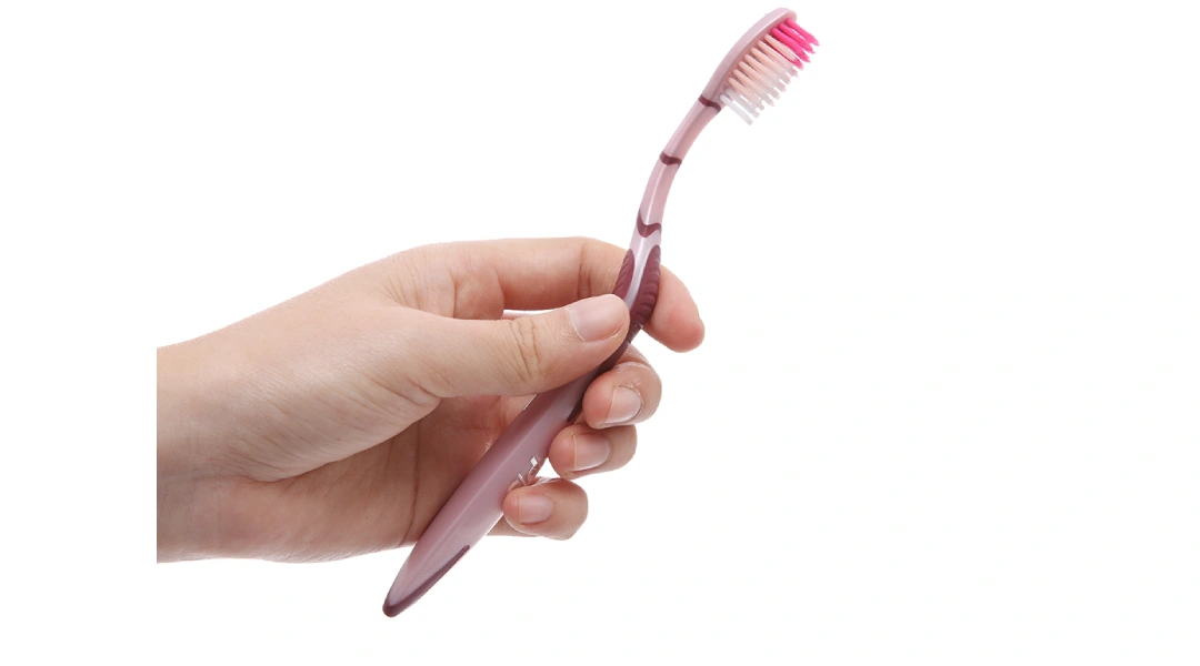 Bàn chải đánh răng P/S muối đá Himalaya lông siêu mềm vỉ 1 cây - 2