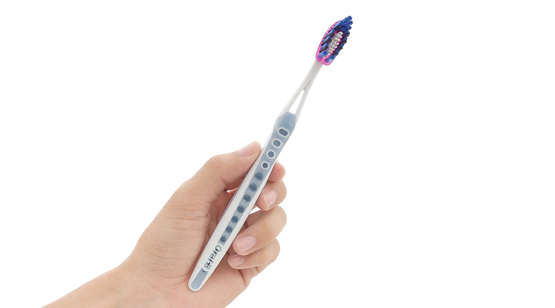Bàn chải đánh răng Oral-B trắng sáng 3D vỉ 3 cây - 5