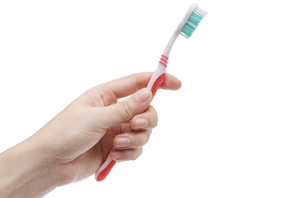 Bàn chải đánh răng Oral-B Easy Clean dễ dàng chải sạch mảng bám vỉ 1 cây - 3