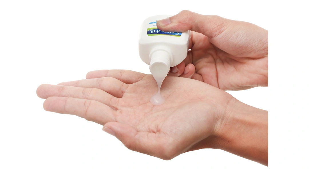 Sữa rửa mặt Cetaphil Gentle Skin Cleanser làm sạch dịu nhẹ chai 59ml - 4