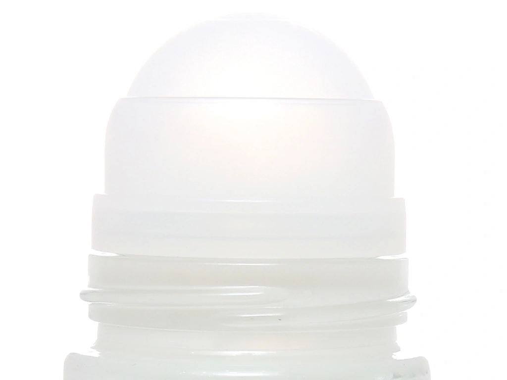 Lăn khử mùi Nivea Whitening ngăn mồ hôi chai 50ml - 2