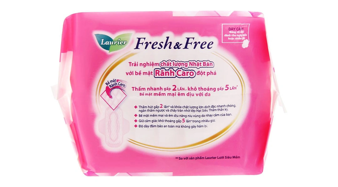 Băng vệ sinh Laurier Fresh and Free siêu thấm có cánh gói 8 miếng - 1