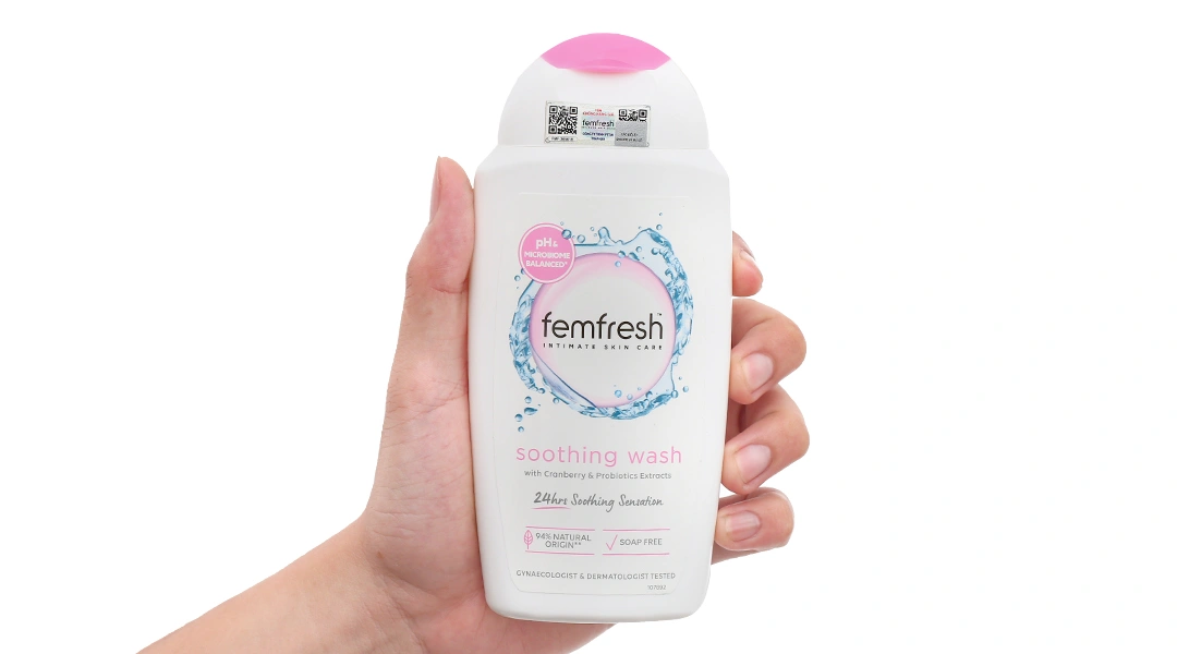 Dung dịch vệ sinh phụ nữ Femfresh Soothing Wash làm sạch, diệt khuẩn chai 250ml - 3