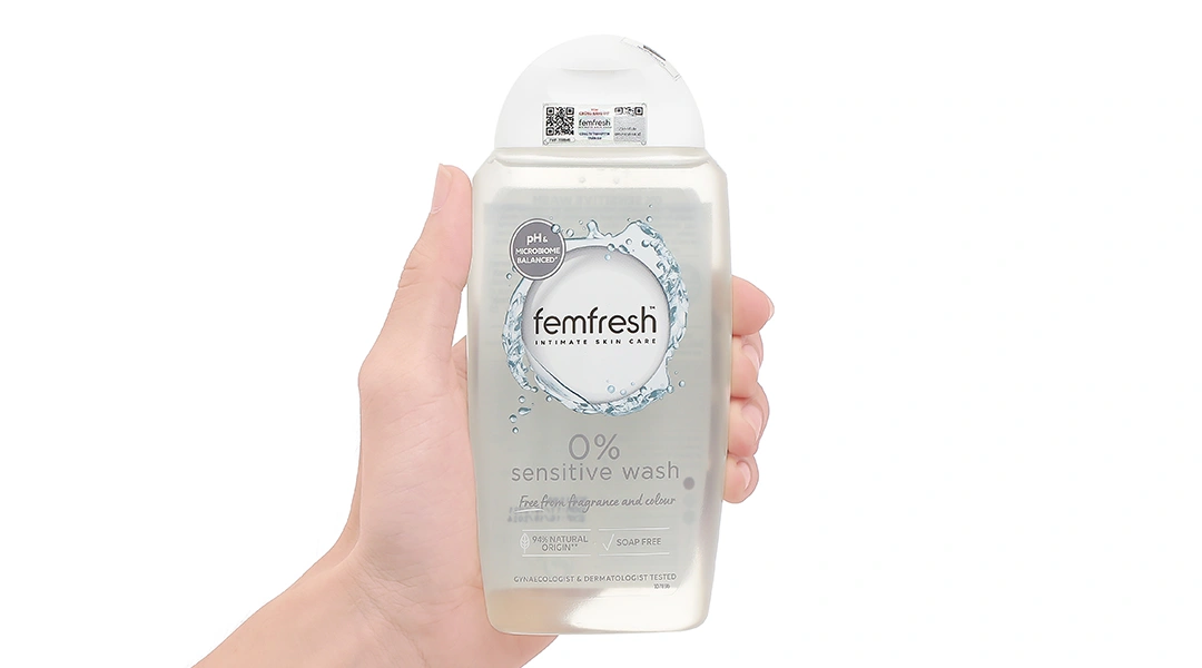 Dung dịch vệ sinh phụ nữ Femfresh 0% Sensitive Wash làm sạch cho da nhạy cảm chai 250ml - 3