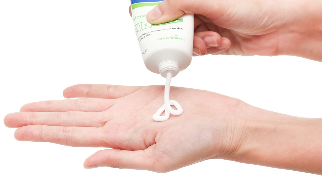 Kem dưỡng ẩm Cetaphil Moisturising làm mềm da tuýp 50g - 18
