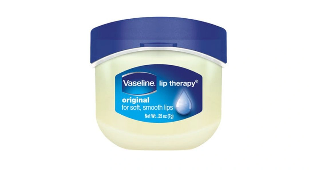 Sáp dưỡng môi Vaseline Original dưỡng ẩm, giúp môi mềm mại, mịn màng hũ 7g - 7