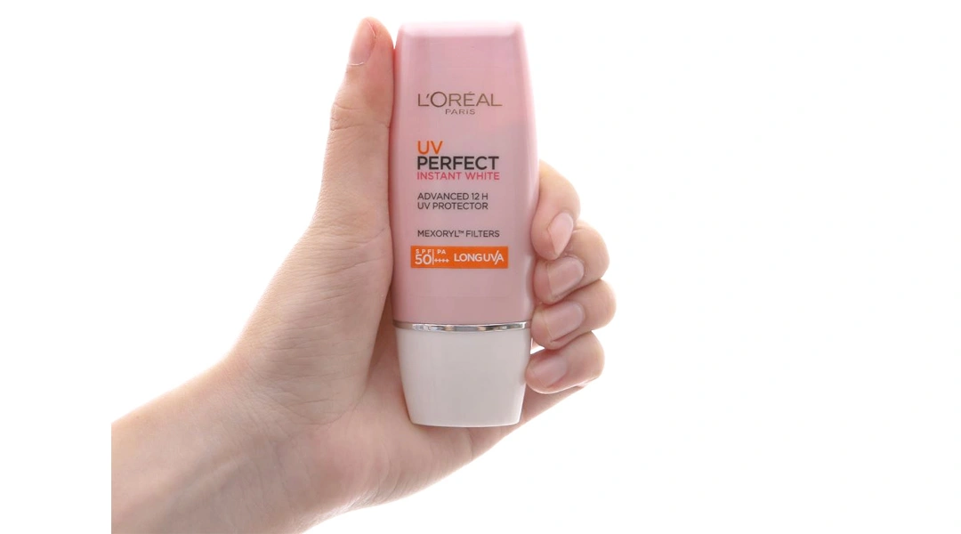 Kem chống nắng L'Oréal UV Perfect Instant White SPF 50+ PA++++ tuýp 30ml - 3