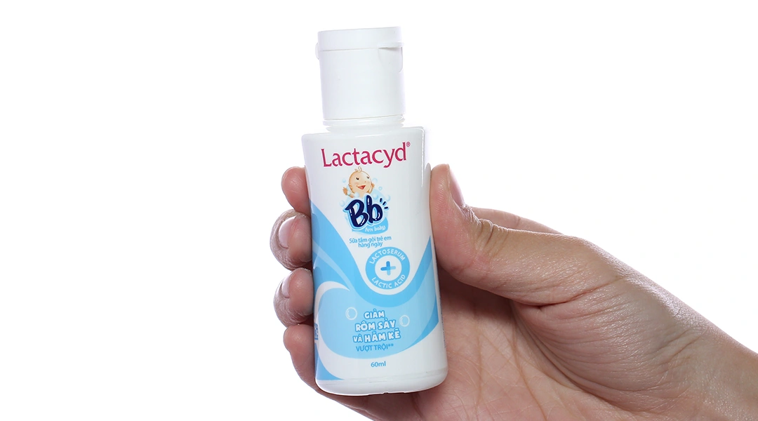 Sữa tắm gội Lactacyd BB hỗ trợ điều trị rôm sảy cho bé chai 60ml - 4