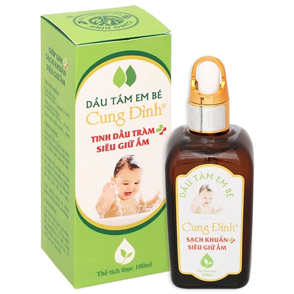Dầu tắm em bé Cung Đình làm sạch, giữ ấm cơ thể