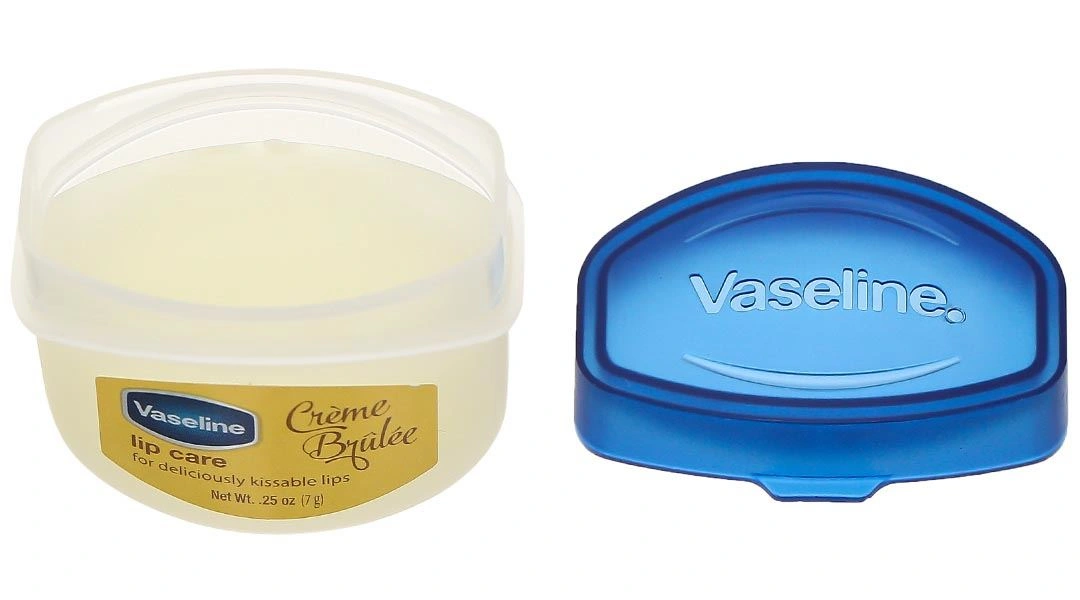 Sáp dưỡng môi Vaseline Creme Brulee dưỡng ẩm cho đôi môi mềm mại, mịn màng hũ 7g - 4