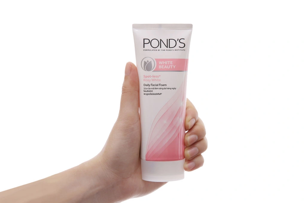 Sữa rửa mặt Pond's White Beauty da trắng hồng rạng rỡ tuýp 100g - 2