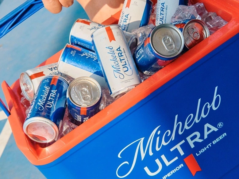 Th&ugrave;ng 24 lon Bia Michelob Ultra 250ml gi&aacute; tốt