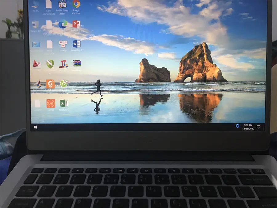 Khách hàng review Laptop Acer Swift 3 SF314 54 51QL i5 8250U/4GB/1TB/Win10 (NX.GXZSV.001) 1