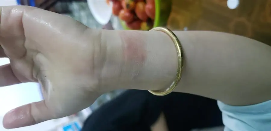 Khách hàng review Đồng hồ ELIO Nắng Xuân 30 mm Nữ EL051-02 2