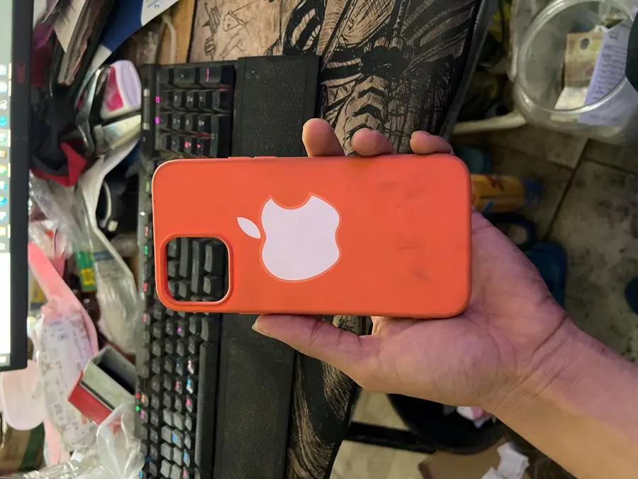 Khách hàng review Ốp lưng iPhone 13 Pro Max Silicone OSMIA 1