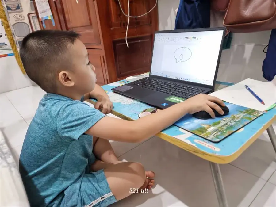 Khách hàng review Laptop Dell Inspiron 15 3530 i3 1305U/8GB/512GB/120Hz/OfficeHS/Win11 (i3U085W11BLU) 2