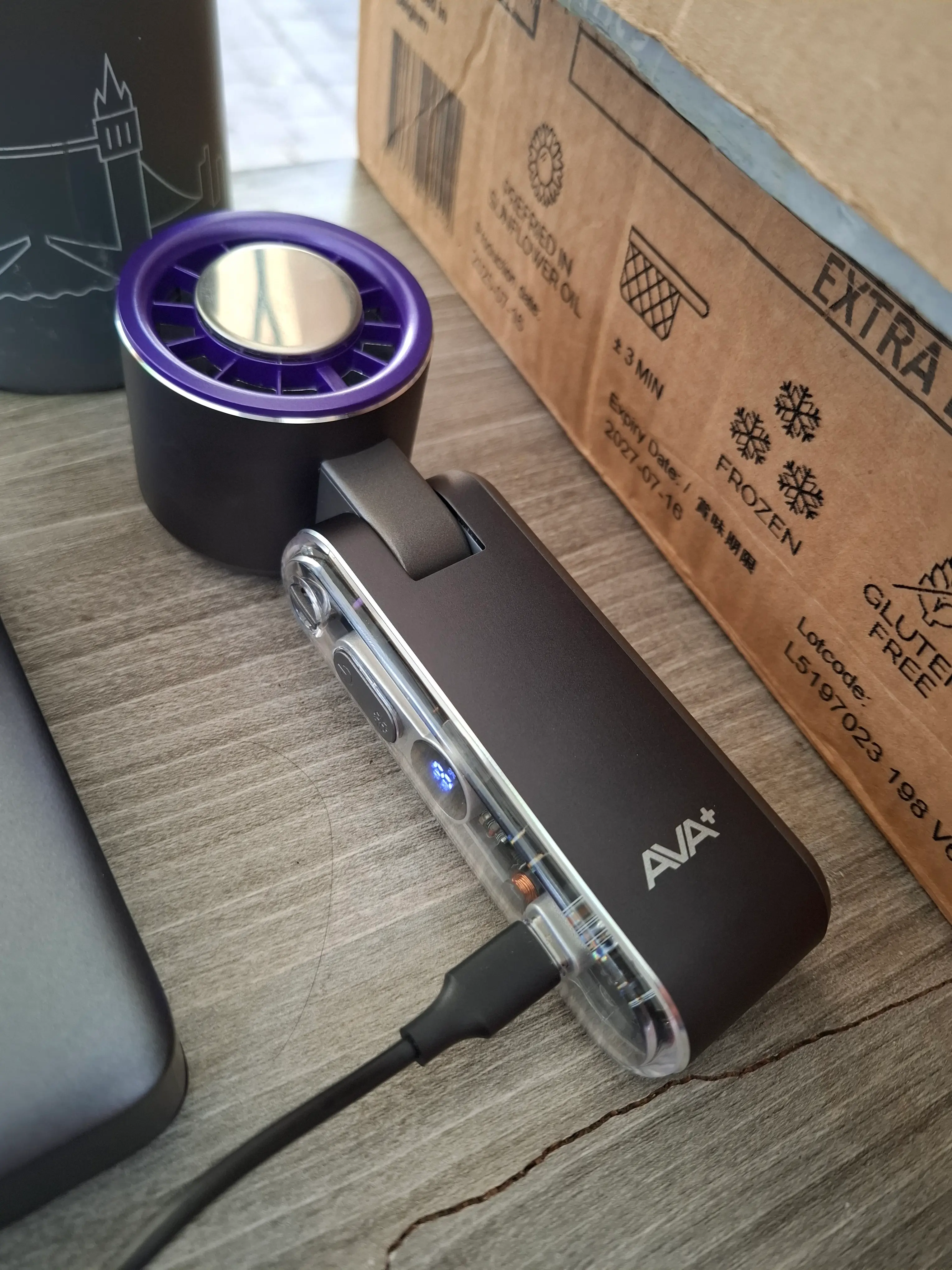 Khách hàng review Quạt cầm tay AVA+ JF-402 1