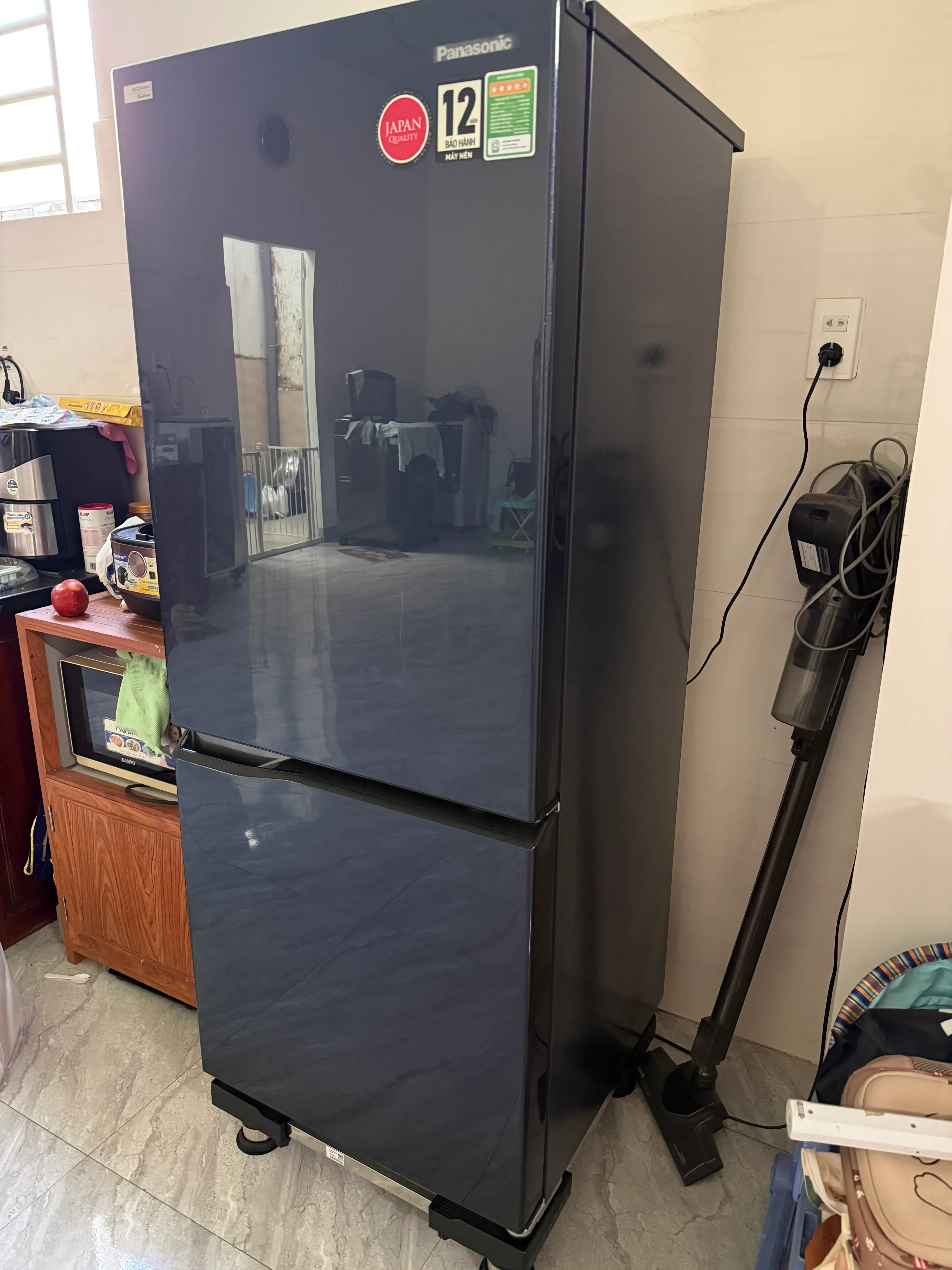 Khách hàng review Tủ lạnh Panasonic Inverter 251 lít NR-SP275CPAV 2