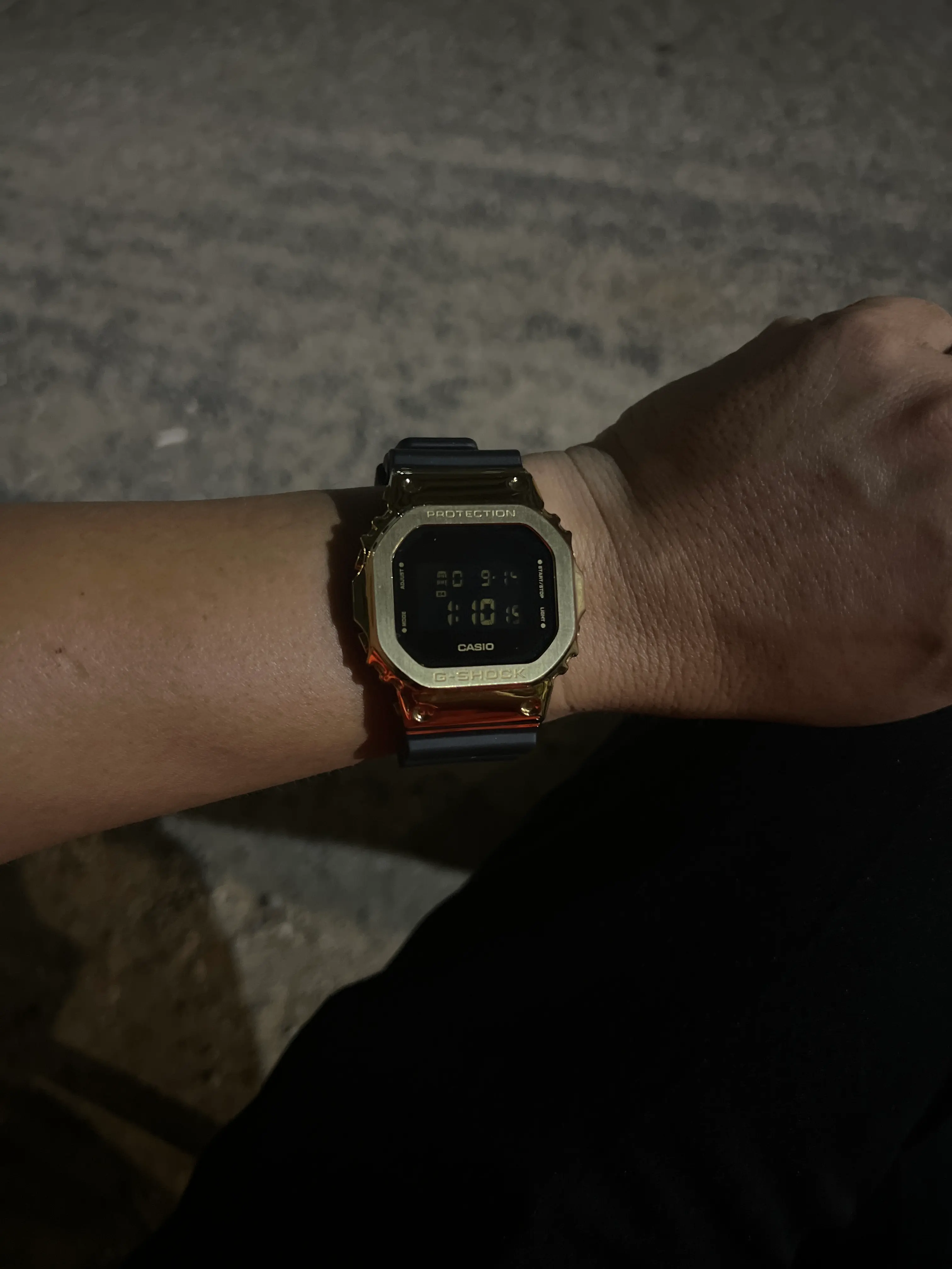 Khách hàng review Đồng hồ G-SHOCK 5600 43.2 mm Nam GM-5600G-9DR 1