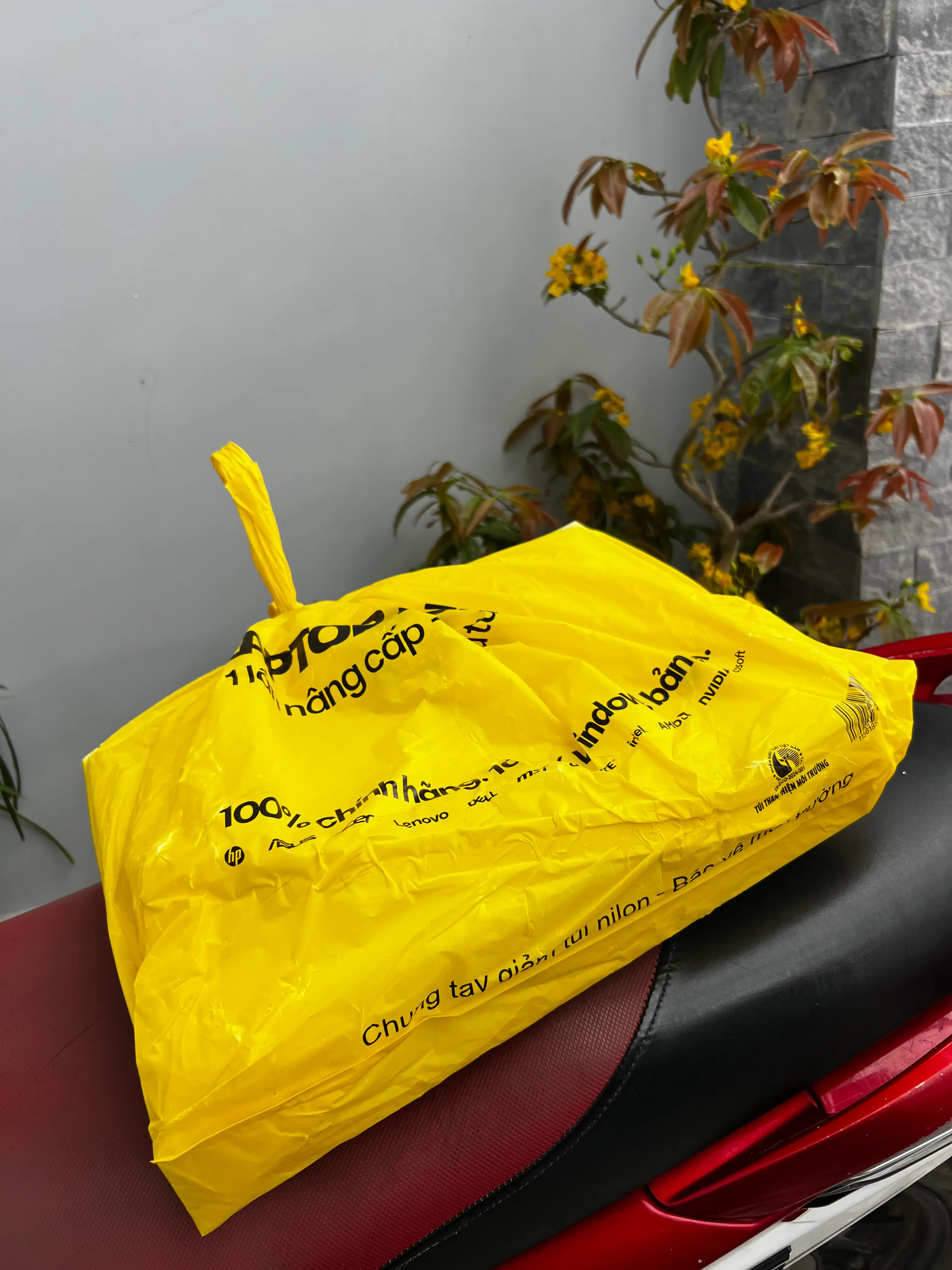 Khách hàng review MacBook Pro 14 inch M5 32GB/512GB 1