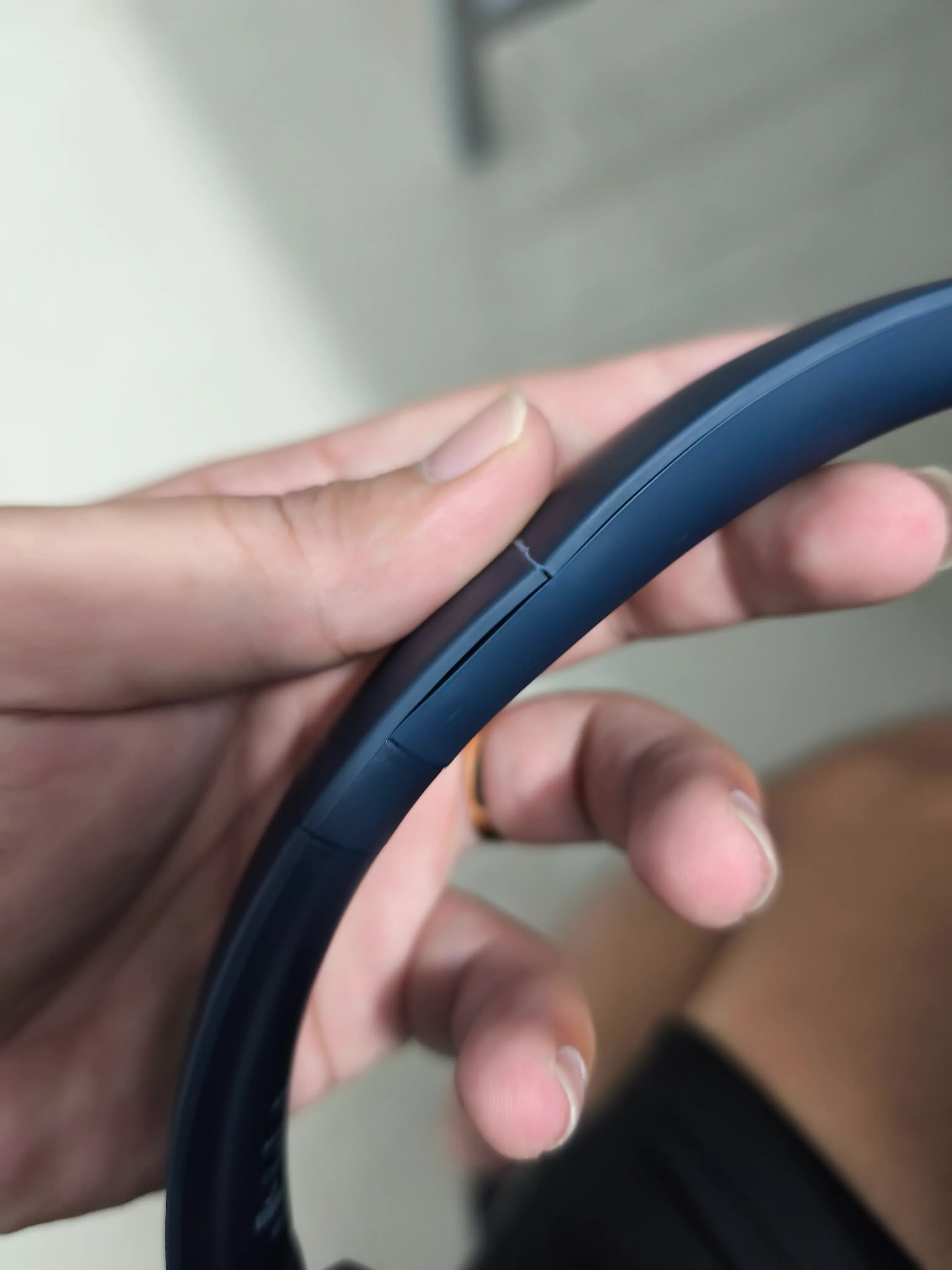 Khách hàng review Tai nghe Bluetooth Chụp Tai Alpha Works Flex 680 2