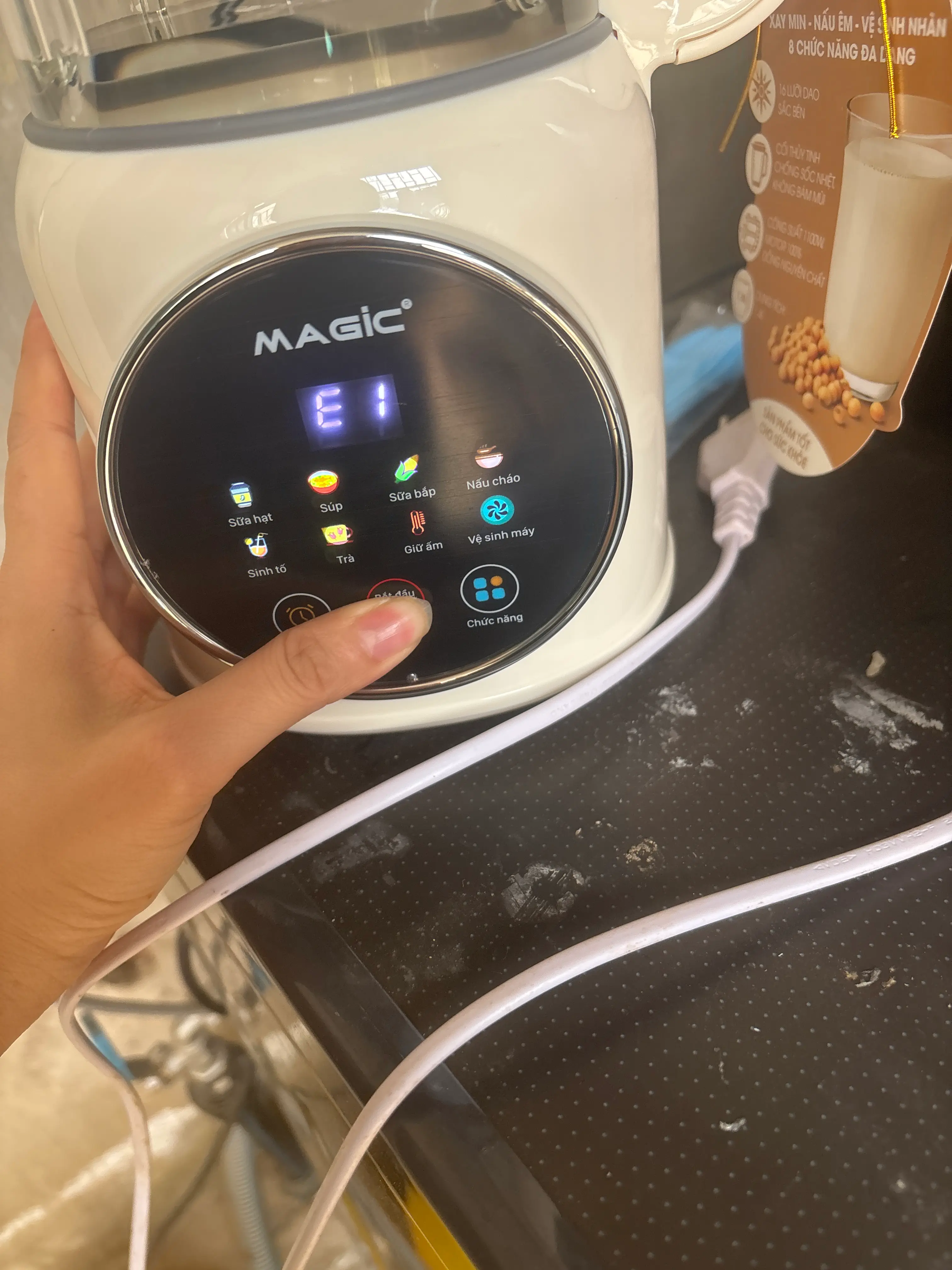 Khách hàng review Máy làm sữa hạt đa năng Magic A-104 1