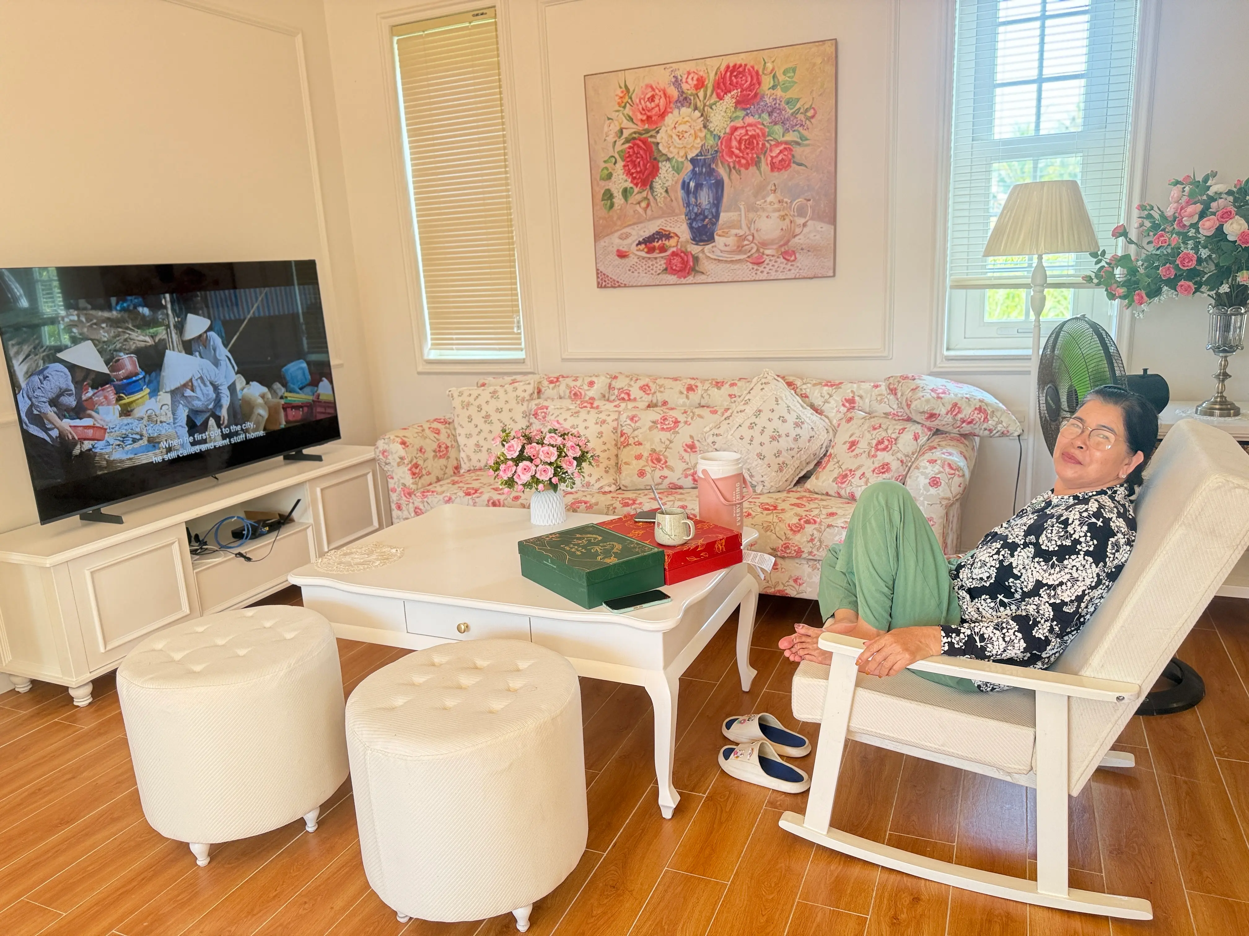 Khách hàng review Smart Tivi Crystal UHD Samsung 4K 55 inch UA55U8550F 2