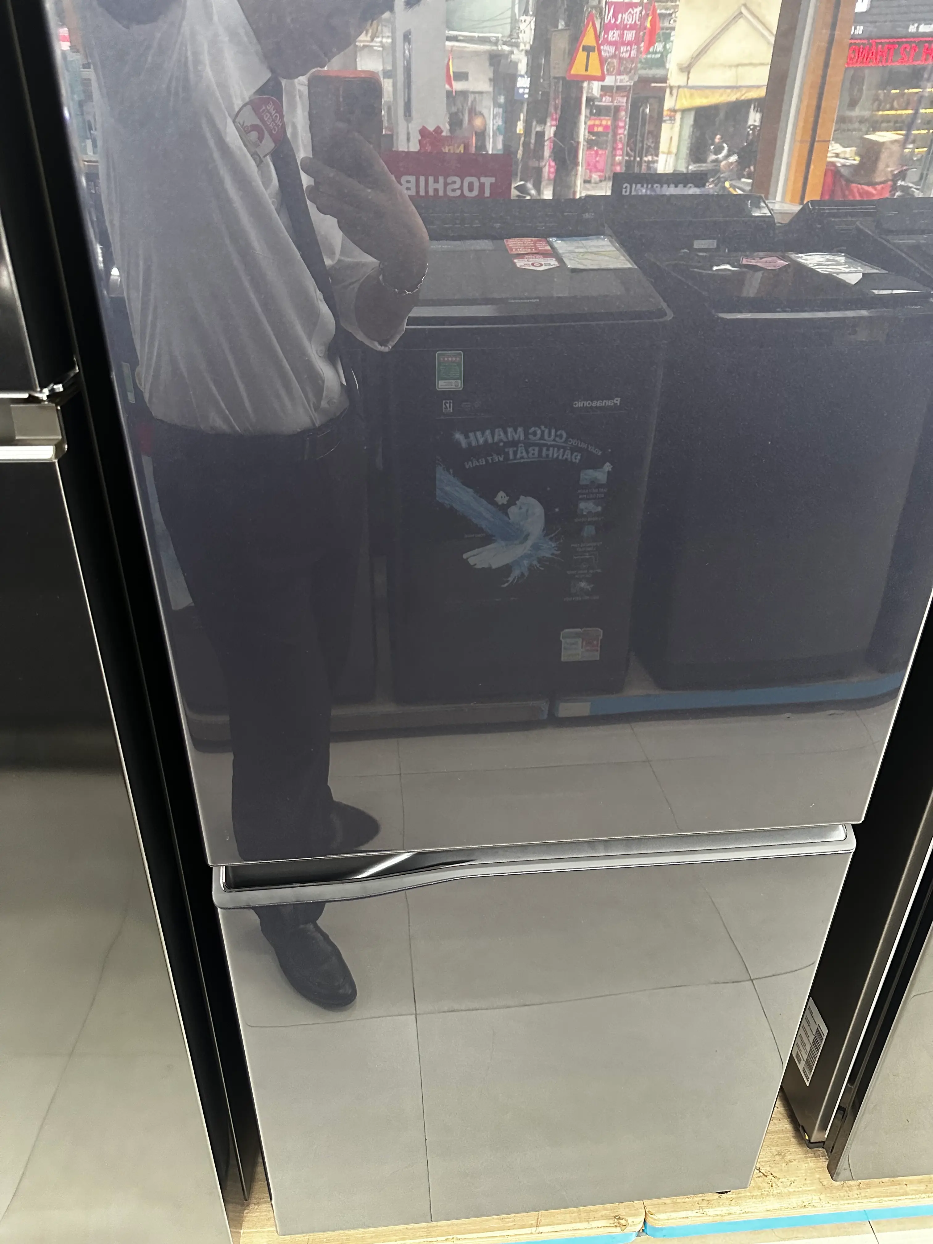 Khách hàng review Tủ lạnh Panasonic Inverter 251 lít NR-SP275CPAV 1