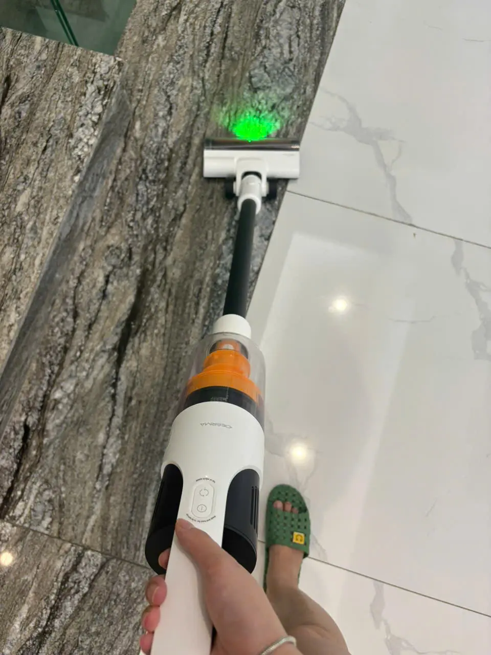 Khách hàng review Máy hút bụi cầm tay Deerma VCAD11A 2
