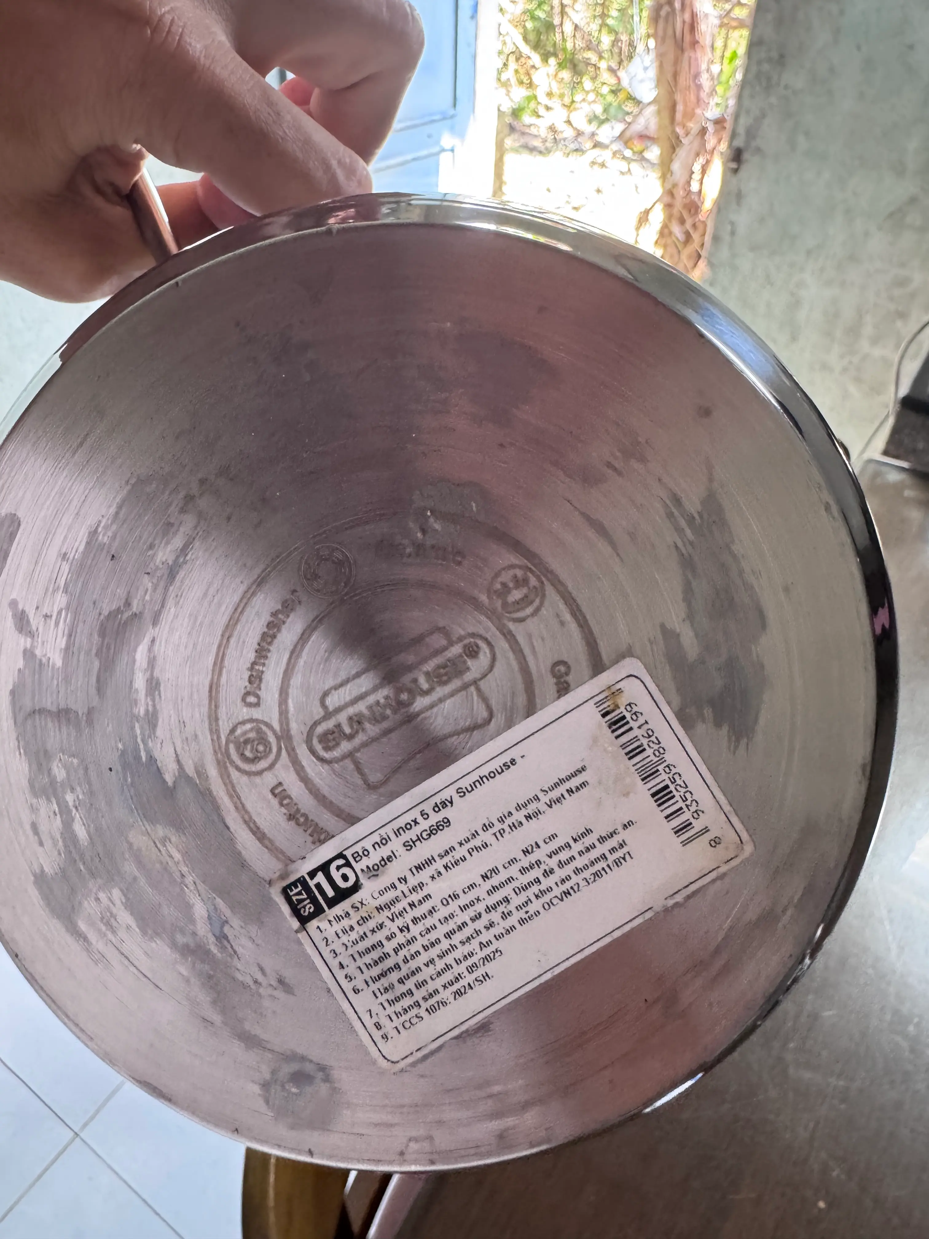 Khách hàng review Bộ nồi quánh inox 5 đáy nắp kính Sunhouse SHG669 2