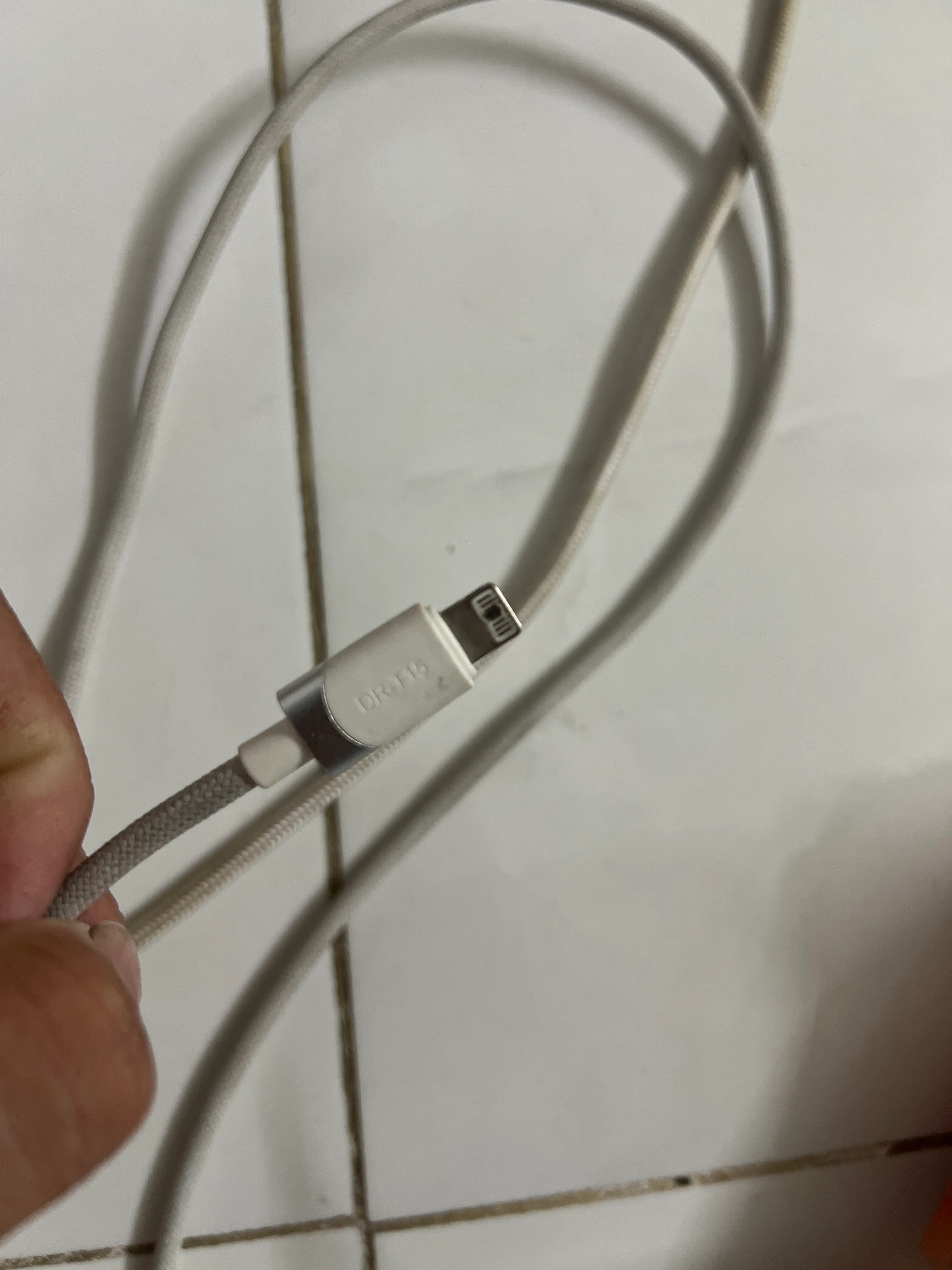 Khách hàng review Cáp sạc nhanh Type-C - Lightning 27W 1m Xmobile DR-T15 1