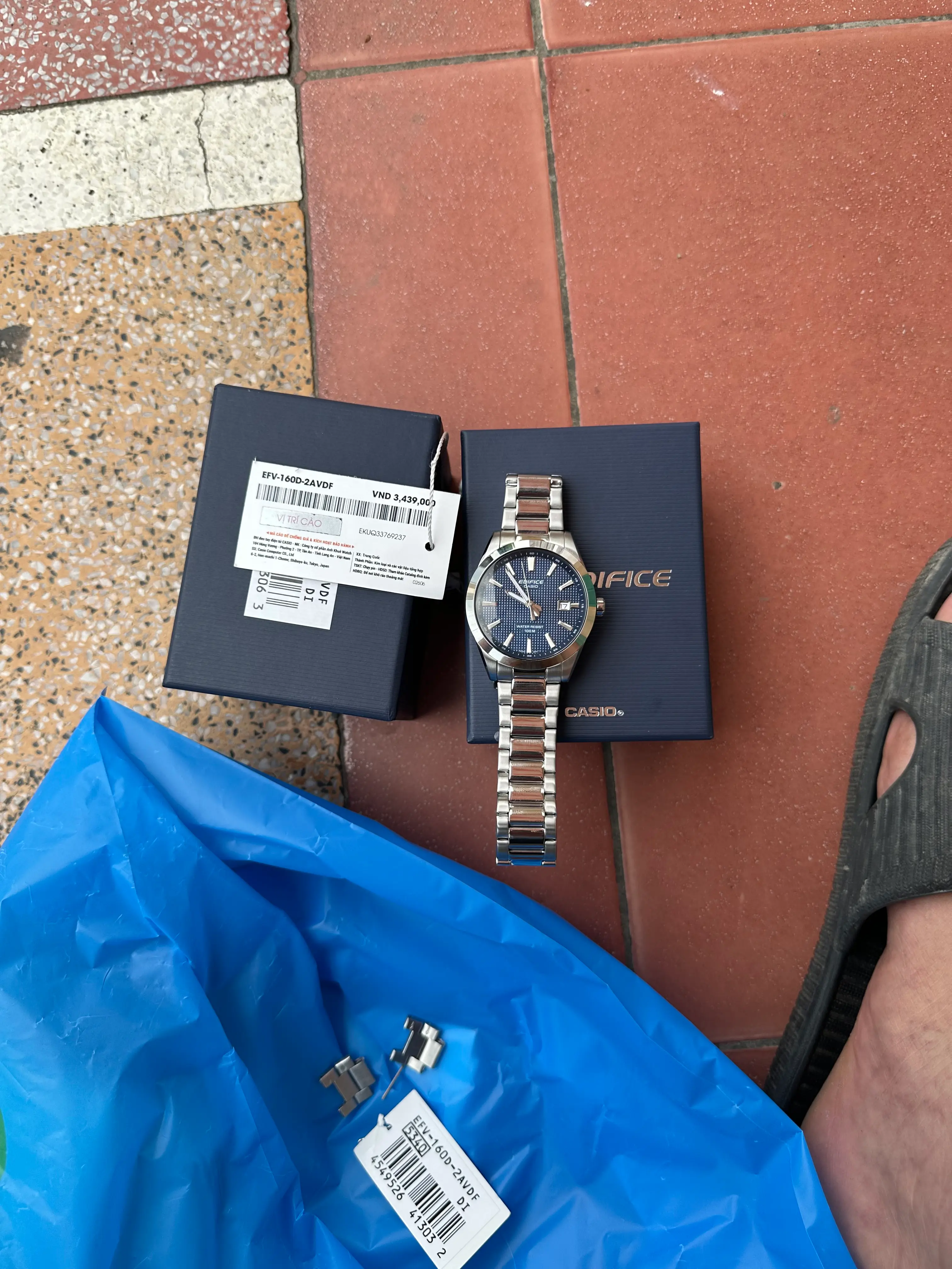 Khách hàng review Đồng hồ Edifice Casio 40 mm Nam EFV-160D-2AVDF 3