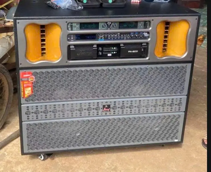 Khách hàng review Loa điện karaoke Jammy N6868K Pro 4200W 1