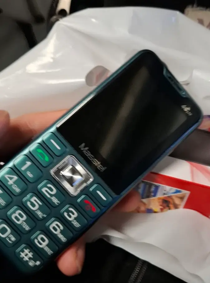 Khách hàng review Điện thoại Masstel IZI T6 4G 1