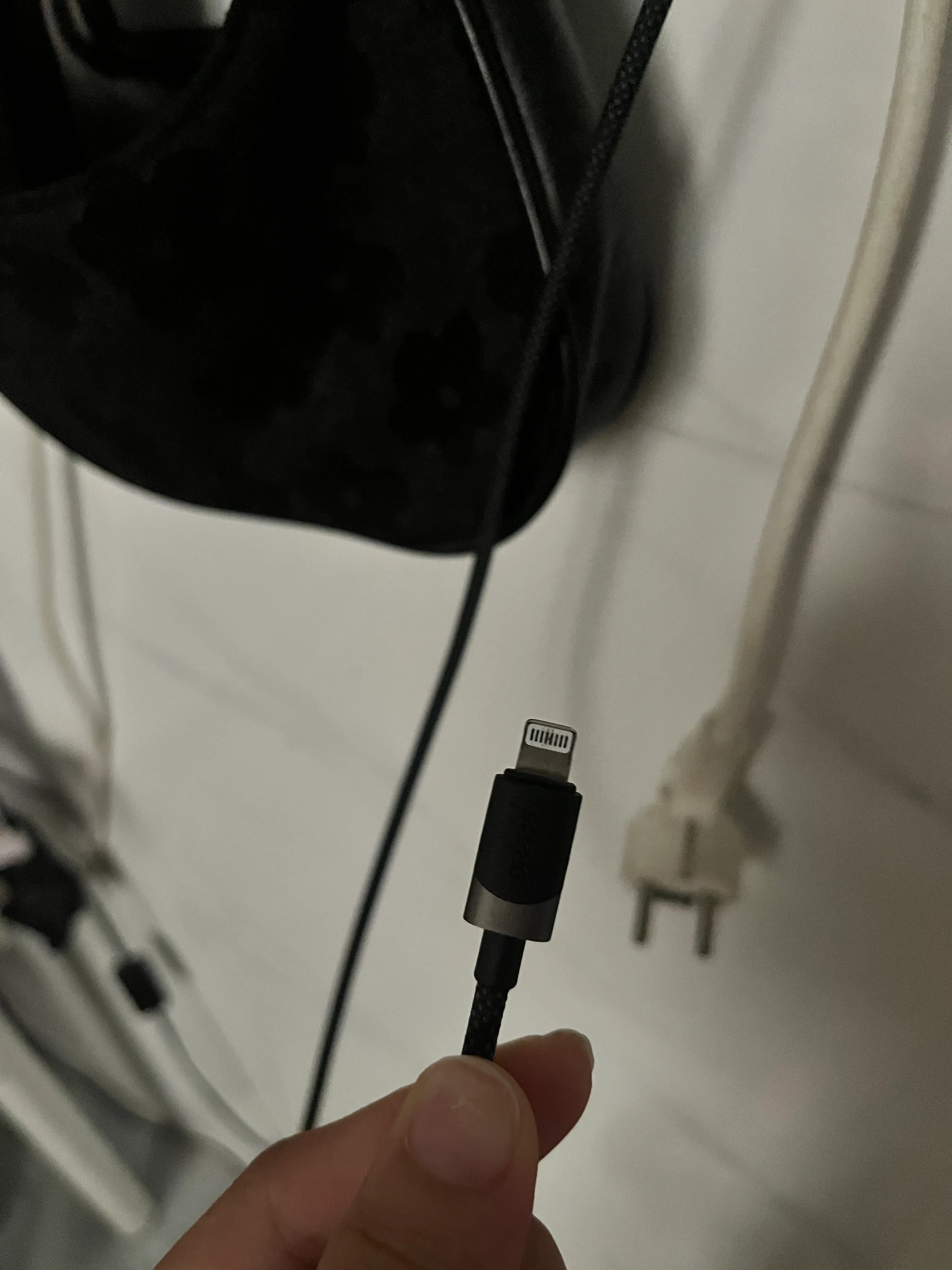 Khách hàng review Cáp sạc nhanh Type-C - Lightning 27W 1m Xmobile DR-T15 2