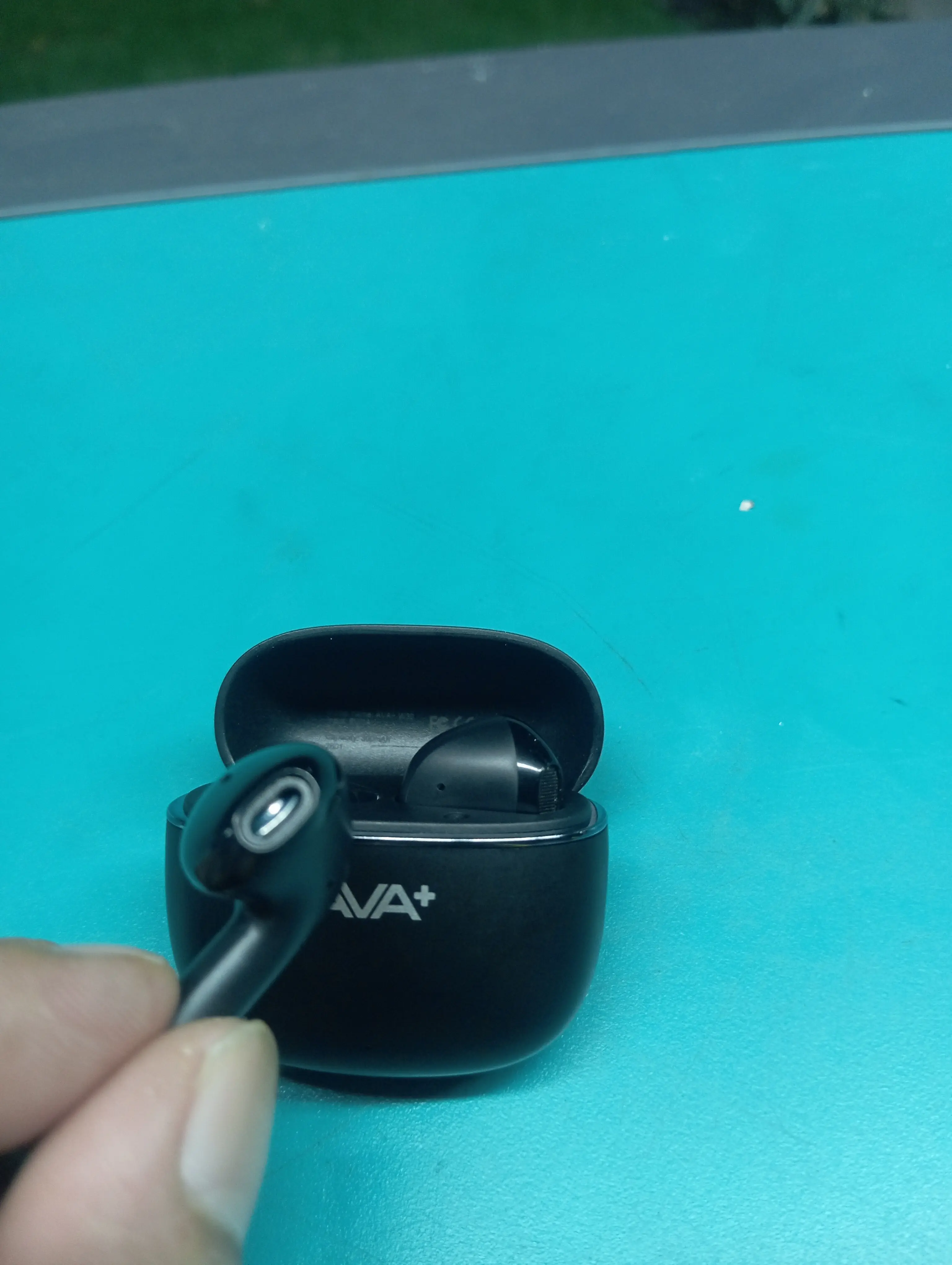 Khách hàng review Tai nghe Bluetooth True Wireless AVA+ FreeGo W30 2