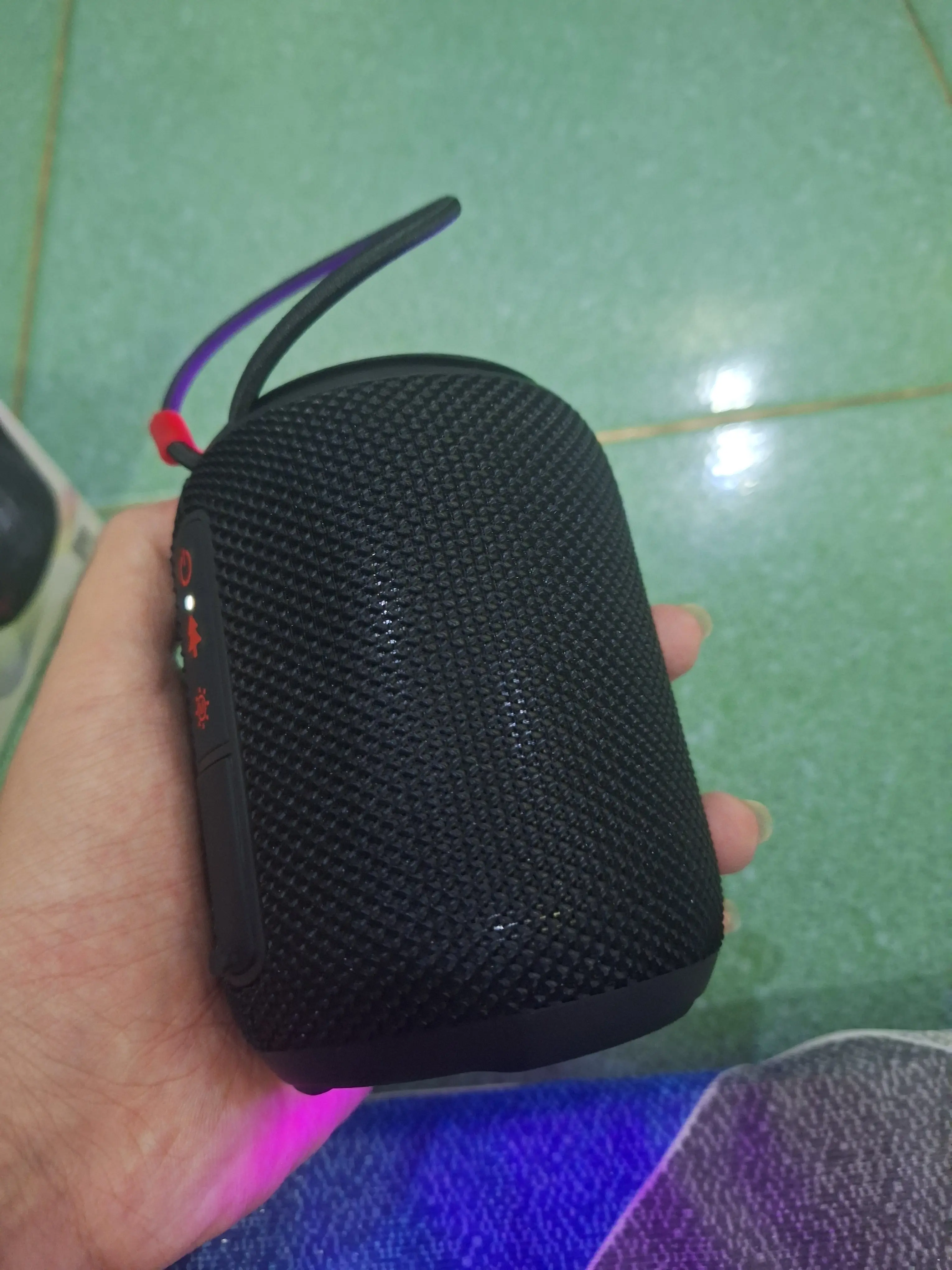 Khách hàng review Loa Bluetooth AVA+ Freego F25 1