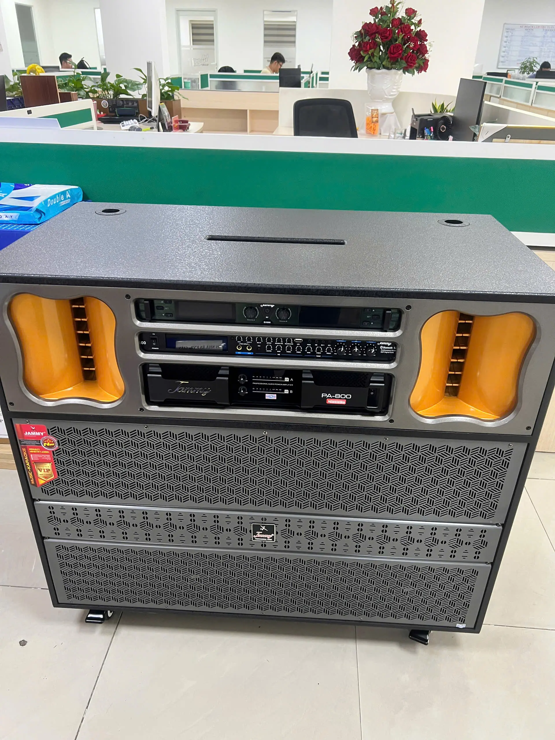 Khách hàng review Loa điện karaoke Jammy N6868K Pro 4200W 1