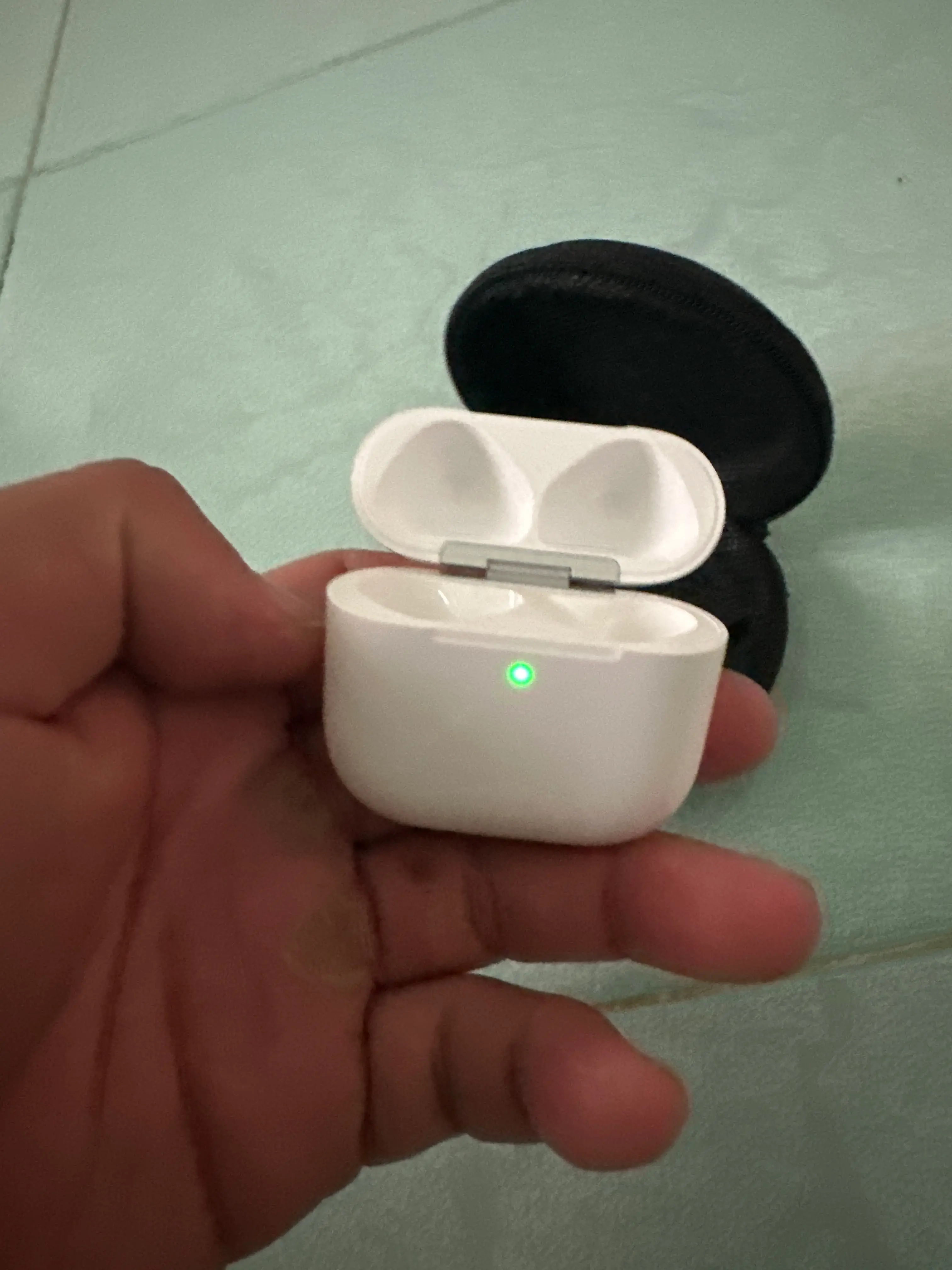 Khách hàng review AirPods 5 1