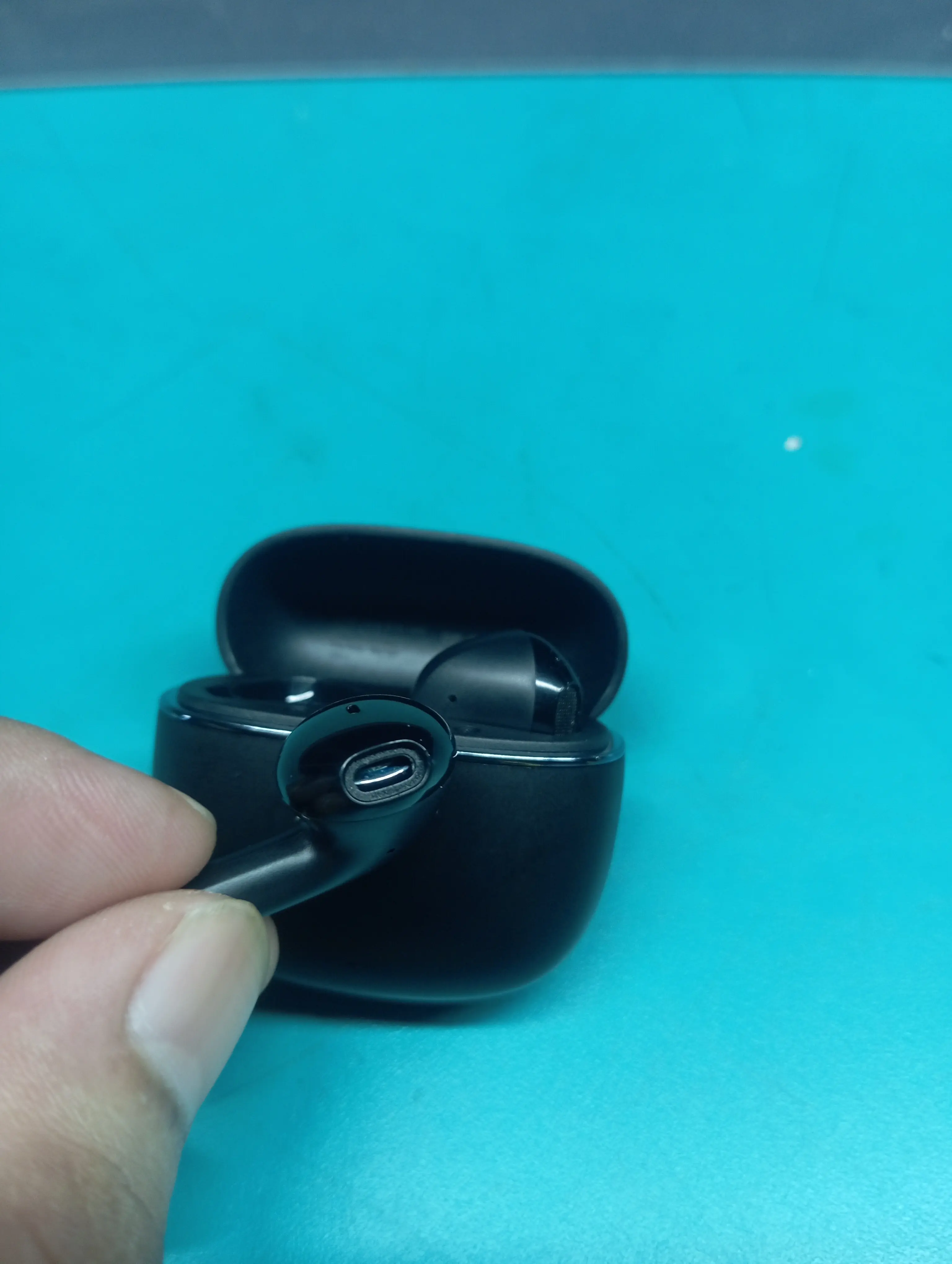 Khách hàng review Tai nghe Bluetooth True Wireless AVA+ FreeGo W30 1