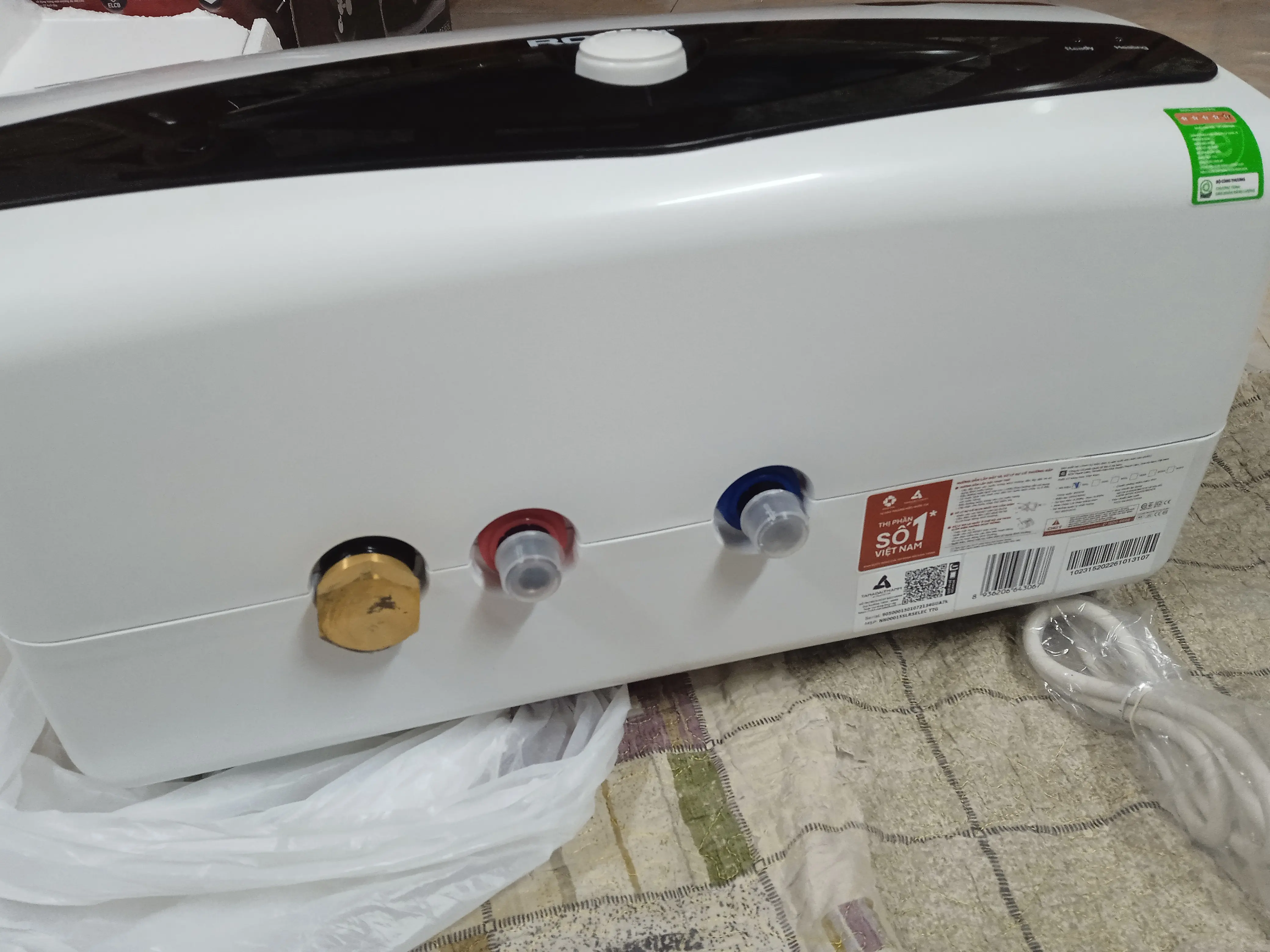 Khách hàng review Máy nước nóng gián tiếp Rossi Eleganz-C 20 lít 2500W REC20SL 2
