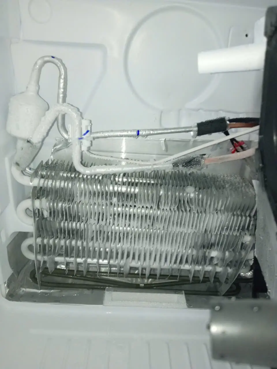 Khách hàng review Tủ lạnh Toshiba Inverter 180 lít GR-B22VU UKG 1