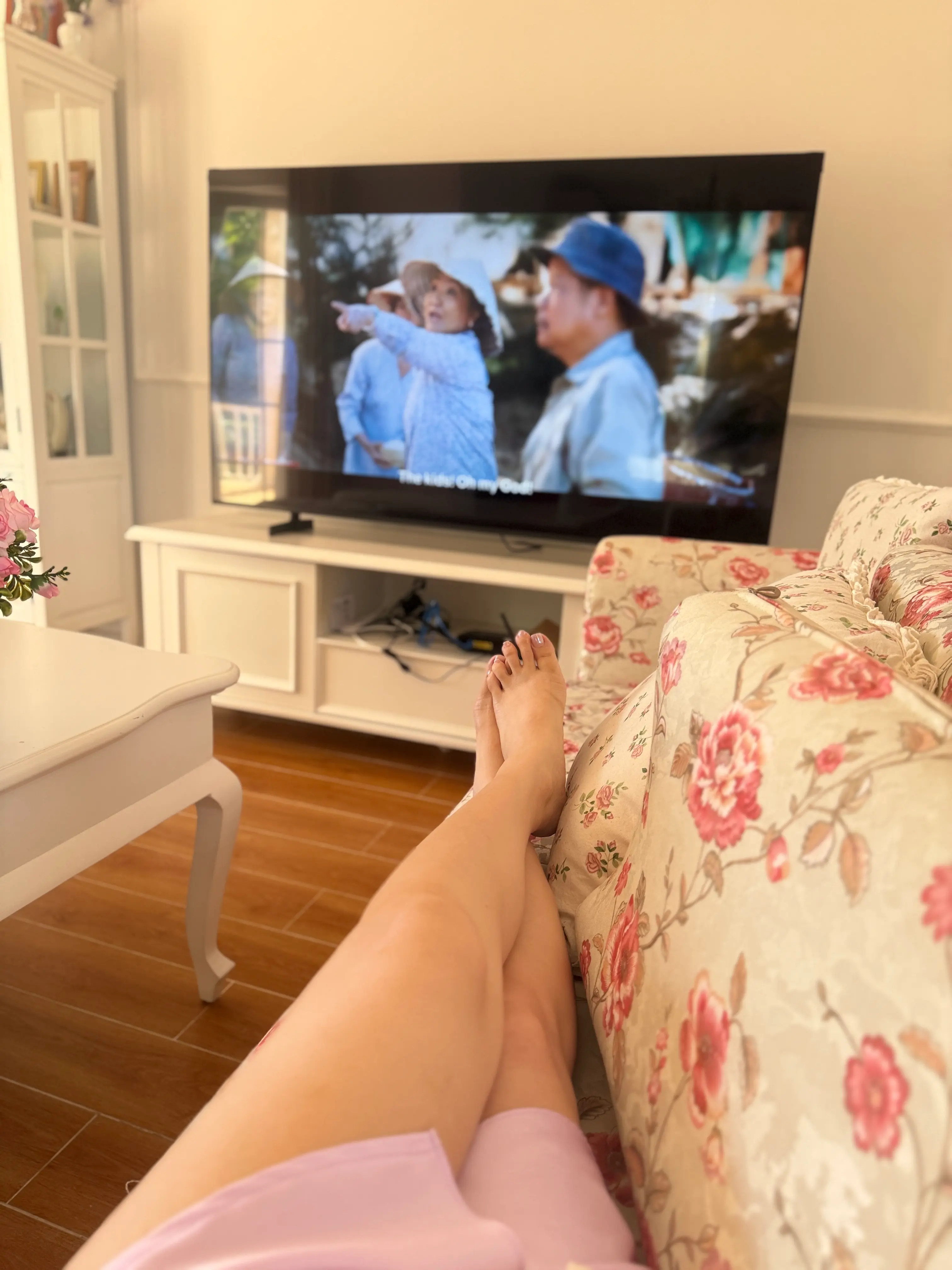 Khách hàng review Smart Tivi Crystal UHD Samsung 4K 55 inch UA55U8550F 1
