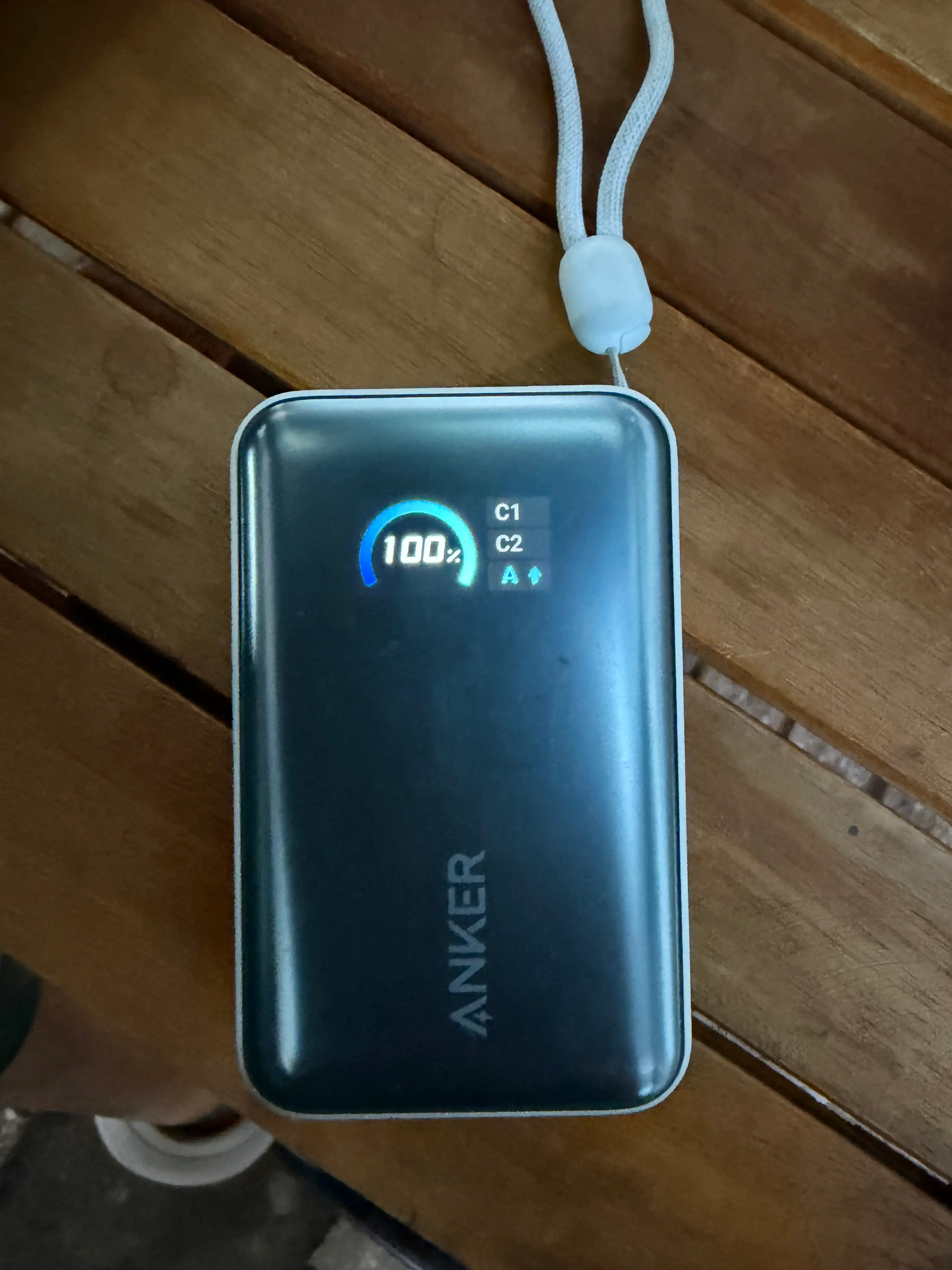 Khách hàng review Pin sạc dự phòng 10000mAh Type C PD QC 3.0 45W Anker A1638 kèm cáp dây rút Type C 1
