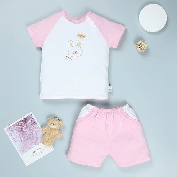 Bộ tay ngắn bé gái BabyMommy cài vai in thỏ màu trắng - hồng